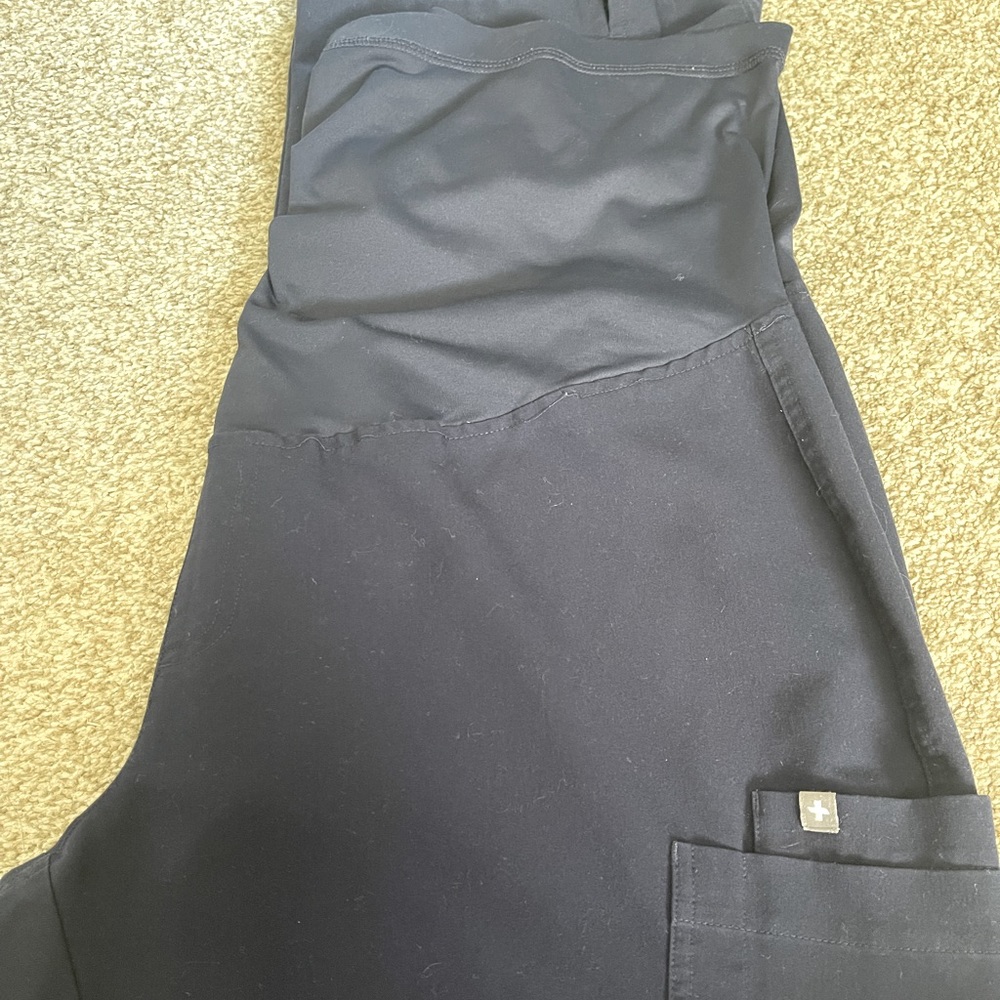Maternity figs size large scrubs